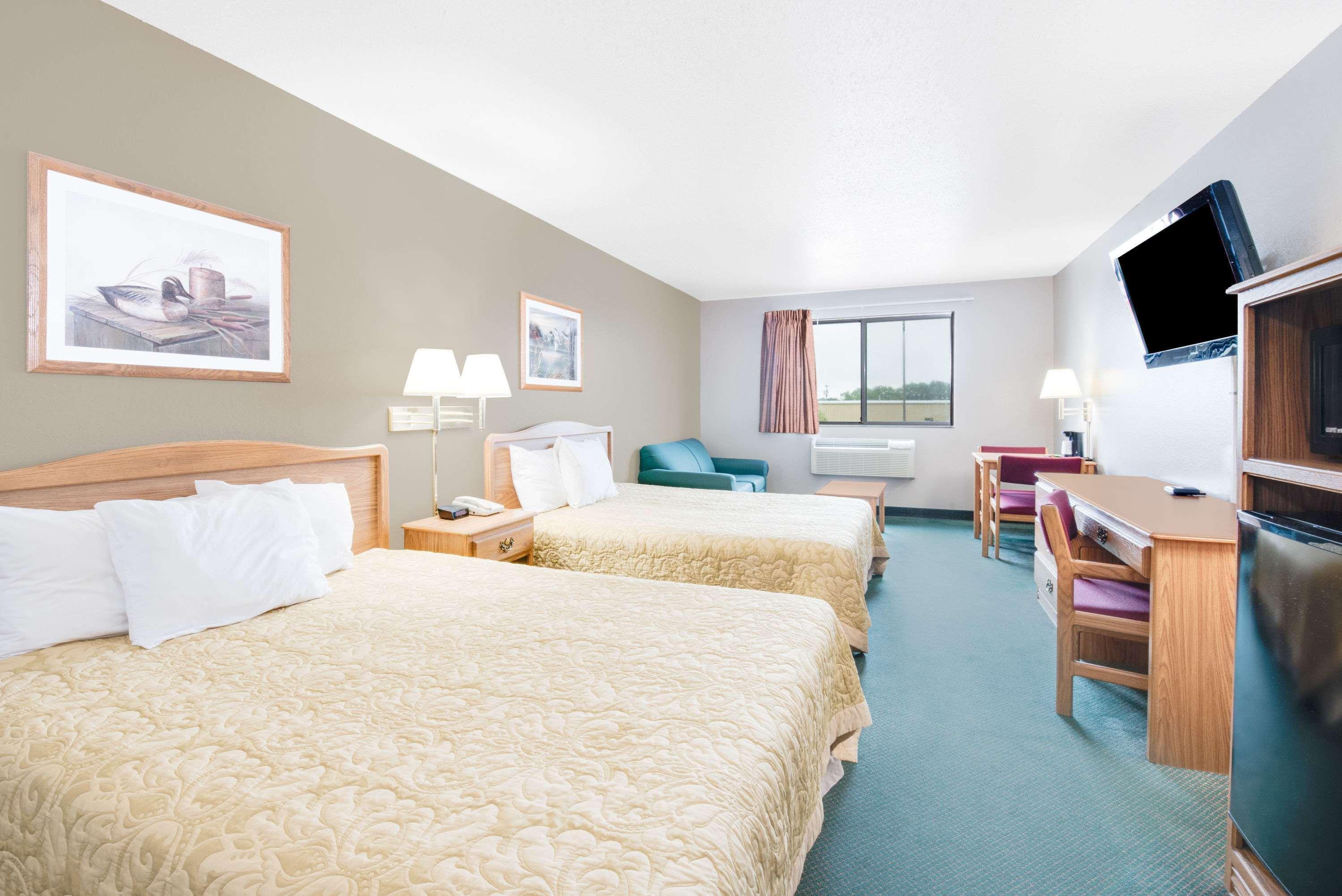 Super 8 By Wyndham Sisseton Motel Dış mekan fotoğraf